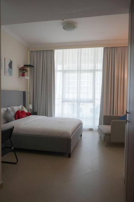 Step Into Serenity - Discover Modern Living In 1Br Apartment With Panoramic Views In Dubai Marina Near Jbr Walk, Beach And Bla Bla Club ภายนอก รูปภาพ