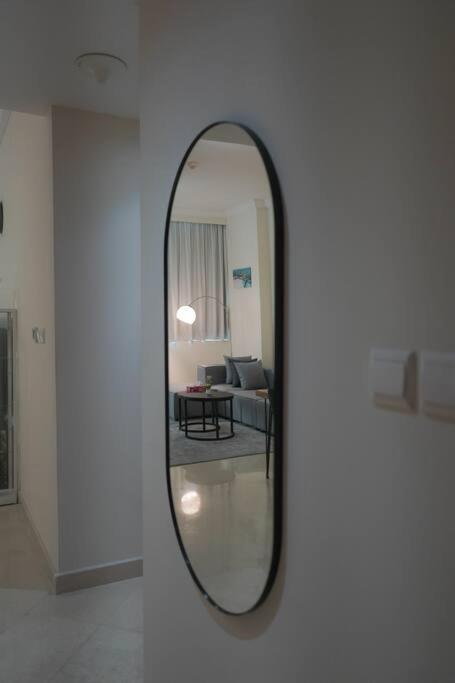Step Into Serenity - Discover Modern Living In 1Br Apartment With Panoramic Views In Dubai Marina Near Jbr Walk, Beach And Bla Bla Club ภายนอก รูปภาพ