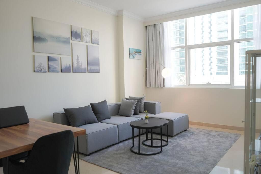 Step Into Serenity - Discover Modern Living In 1Br Apartment With Panoramic Views In Dubai Marina Near Jbr Walk, Beach And Bla Bla Club ภายนอก รูปภาพ